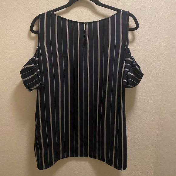 Anne Fontaine Moran Navy & Grey Striped Cold Shoulder Twist Sleeve Blouse Sz 42 - Picture 6 of 9